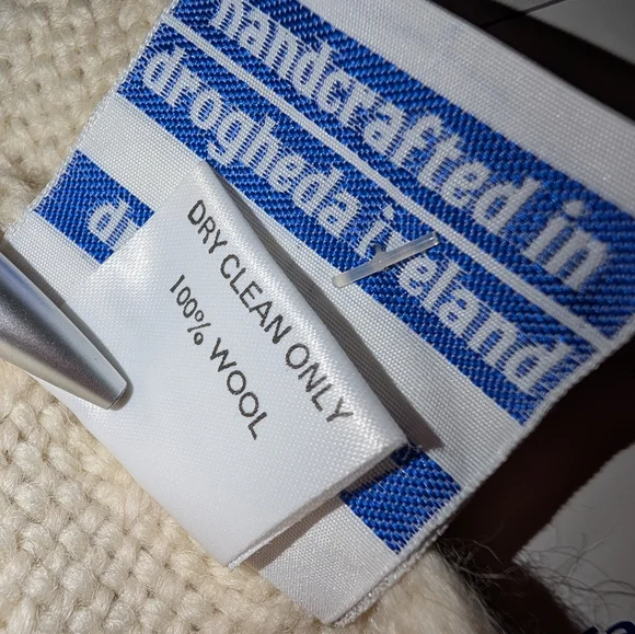 VINTAGE Wool Shawl Made In Ireland NWT 58x36 - Picture 10 of 11